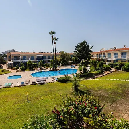 דירה Resitour Paradise Gardens