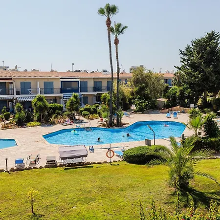 דירה Resitour Paradise Gardens *